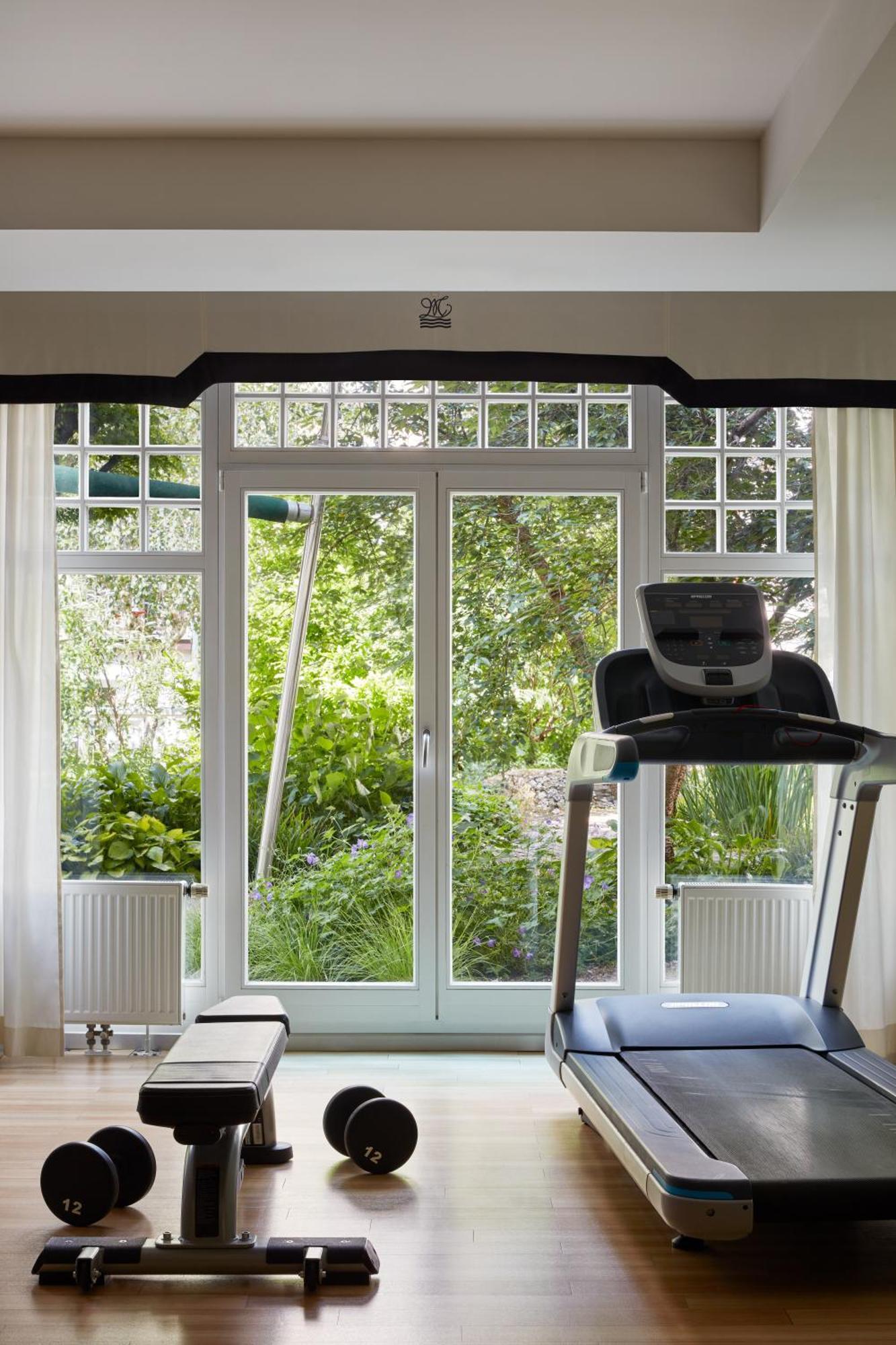 Falkensteiner Spa Resort Mariánské Lázně Esterno foto A treadmill in a home